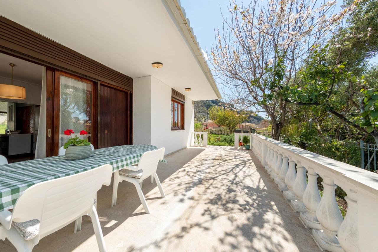 To Ktimataki Vila Agios Gordios  Exterior foto