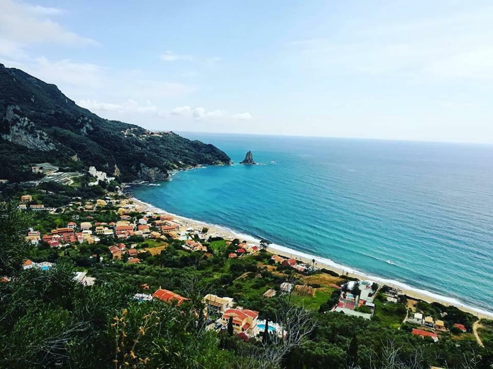 To Ktimataki Vila Agios Gordios  Exterior foto